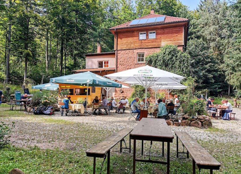 Oppauer Haus- Biergarten, Naturfreundehaus mit 29 Betten