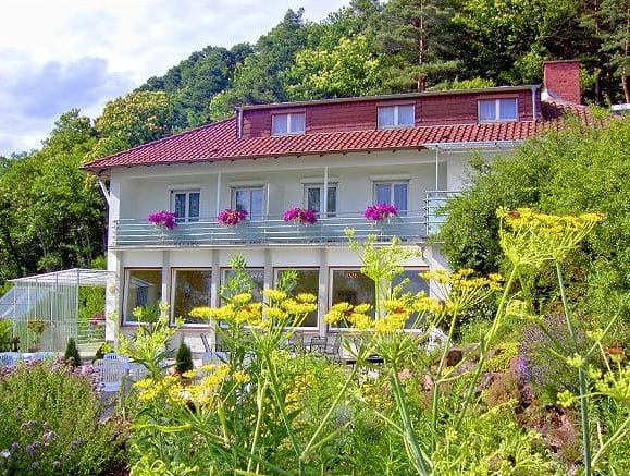 Hotel Berghof & Wirtshaus Hüttenzauber in Albersweiler in der Pfalz