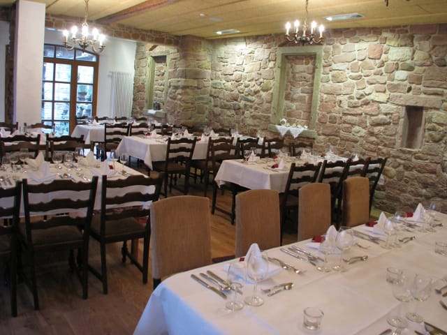 Gasthaus, Restaurant "Zum Logel" in Hainfeld in der Pfalz - Der Gastraum