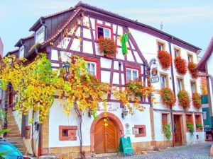 Restaurant "Zum Lam" in Gleiszellen-Gleishorbach, Erlebnisgasthof