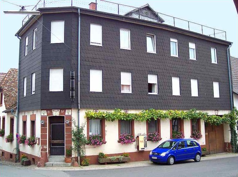 Gasthaus, Fremdenzimmer "Zum Löwen" in Weyher in der Pfalz