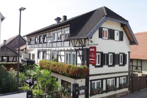 Hotel, Restaurant "Zum Riesen" in Kandel in der Pfalz