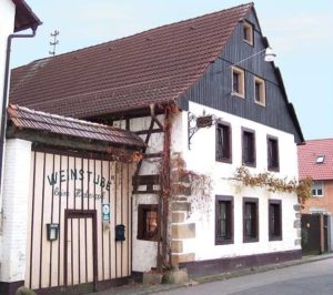 Weinstube "Reuters Holzappel" in Oberhofen in der Pfalz