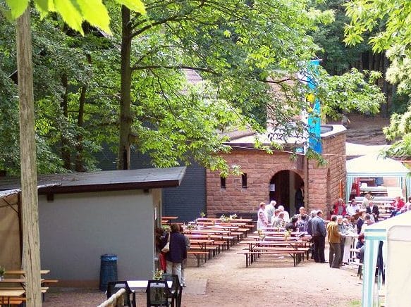 Waldgaststätte "Ramburgschenke" bei Ramberg in der Pfalz