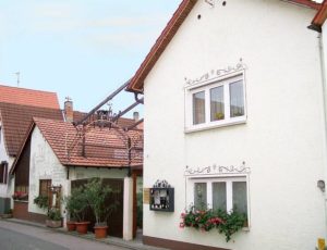 "St. Urbanshof", Weinstube & Gästehaus "Walter" in Pleisweiler-Oberhofen - Pfalz