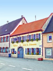 Gasthof, Gasthaus "Zum Adler" in Klingenmünster in der Pfalz