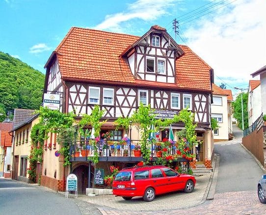 Gasthaus, Hotel, Metzgerei "Zum goldenen Lamm" in Ramberg in der Pfalz