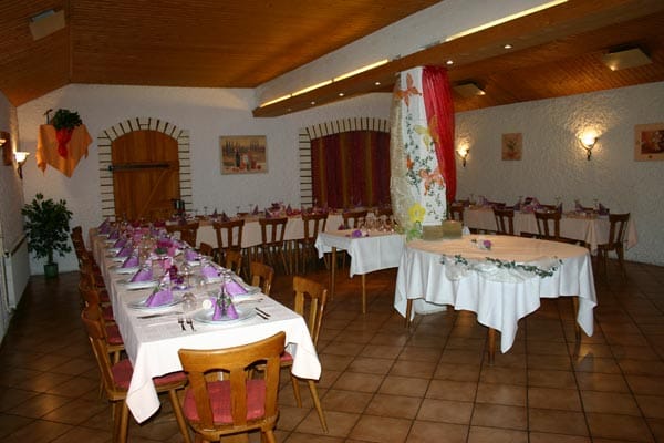 Gaststätte "Zur Braustube" in Berg mit Biergarten und Partyservice