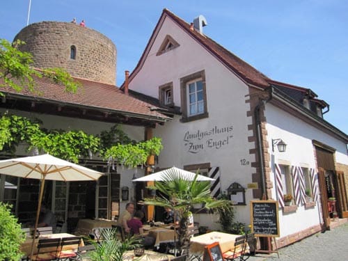 "Landgasthaus Zum Engel" in Neuleiningen in der Pfalz - Historisches Landgasthaus, Biergarten, Kellergewölbe, Rittermahle