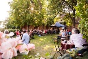 Biergarten, Ausflugslokal, Eventlokation "König Ludwig Keller" in Edenkoben in der Pfalz