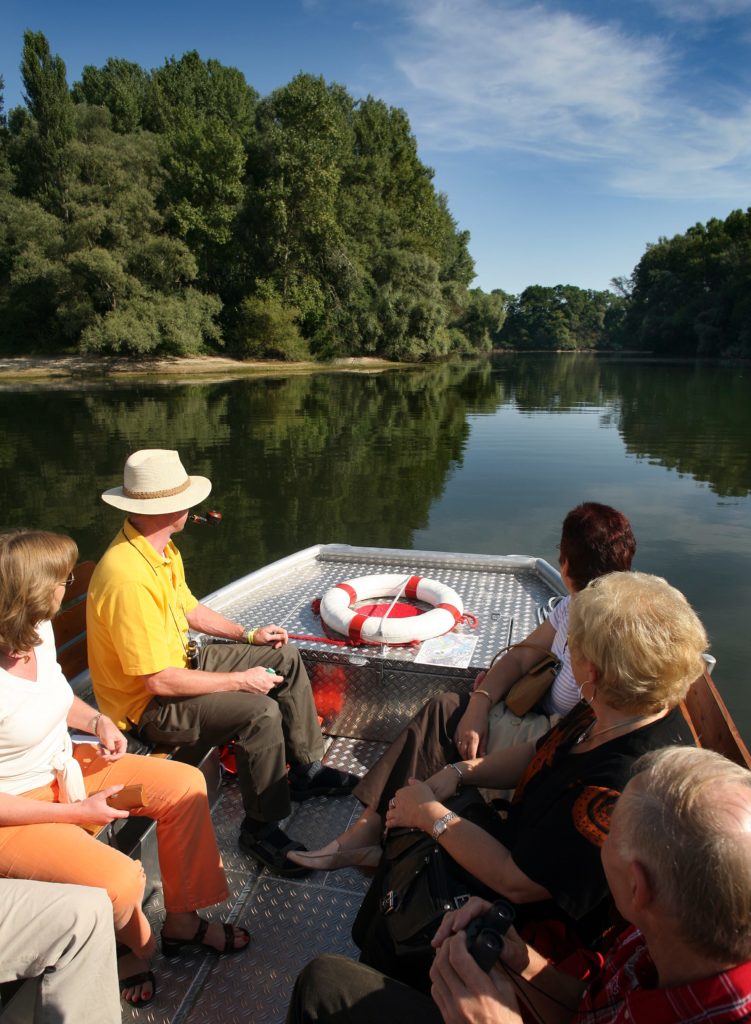 "Nachenfahrten" in Germersheim auf den Altrheinarmen.