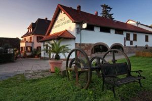 "Landrestaurant Burrweiler Mühle" in Burrweiler in der Pfalz