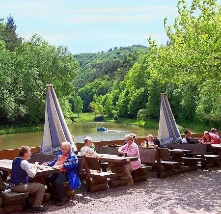 Ausflugslokal "Paddelweiher-Hütte" in Hauenstein