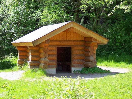 Kinderspielplatz "Paddelweiher-Hütte"