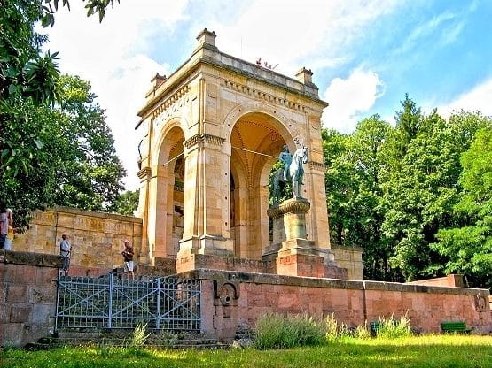 "Friedens- und Siegesdenkmal" bei Edenkoben