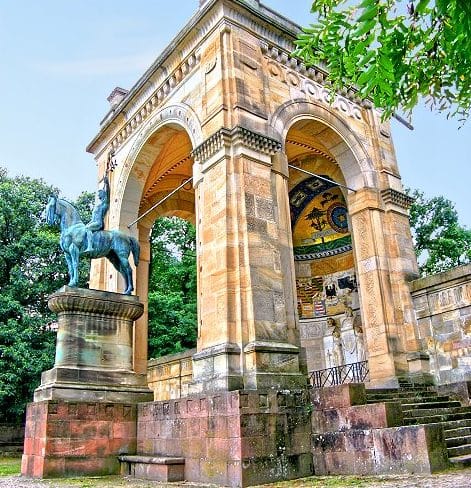 "Friedens- und Siegesdenkmal" bei Edenkoben