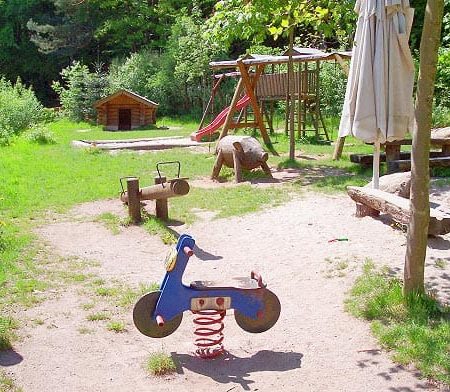 Spielplatz "Paddelweiher-Hütte"