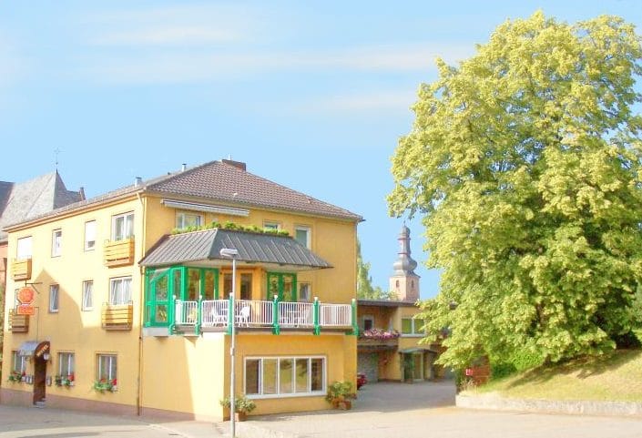 Hotel, Restaurant "Zur Linde" in Bad Bergzabern in der Pfalz