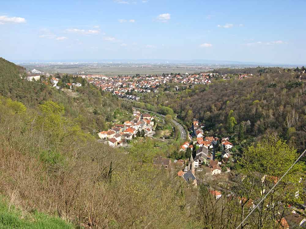 Der wundervolle Blick von Klosterruine Limburg aus auf Bad Dürkheim