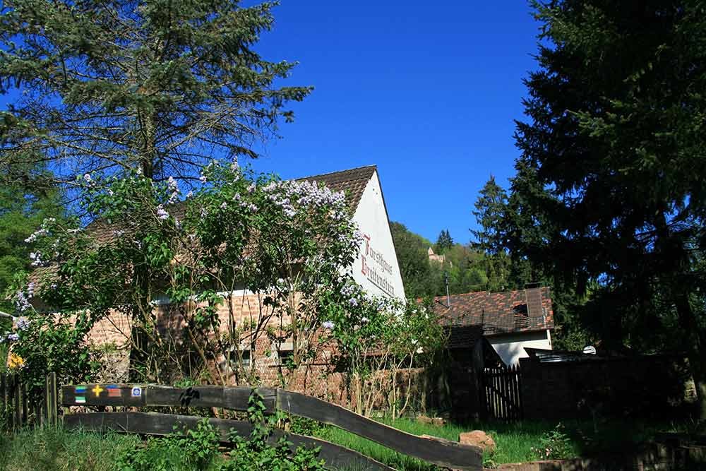 Forsthaus Breitenstein im Elmsteiner Tal bei Esthal