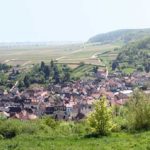 Der Blick über Sankt Martin und die Rheinebene