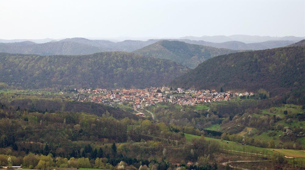 Wernersberg in der Pfalz - Blick vom Trifels aus