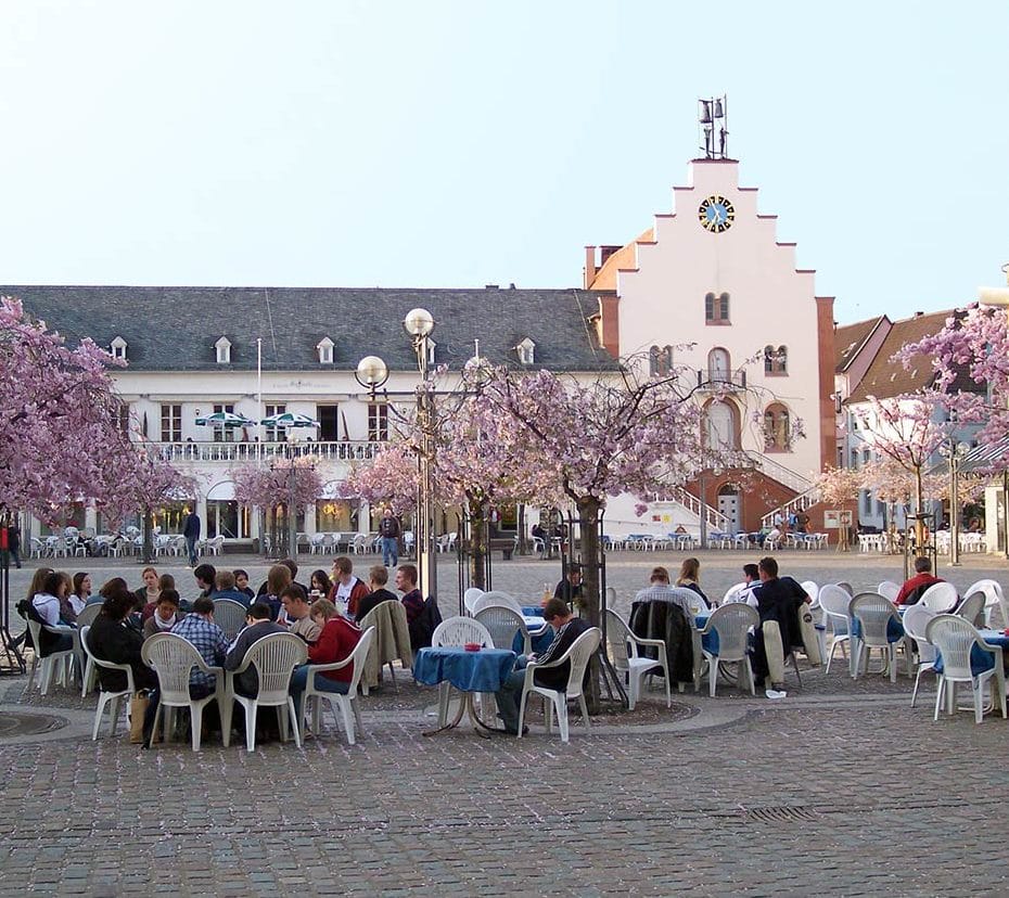 Der Rathausplatz in Landau in der Pfalz