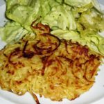 Grumbeerpannekuchen mit Salat