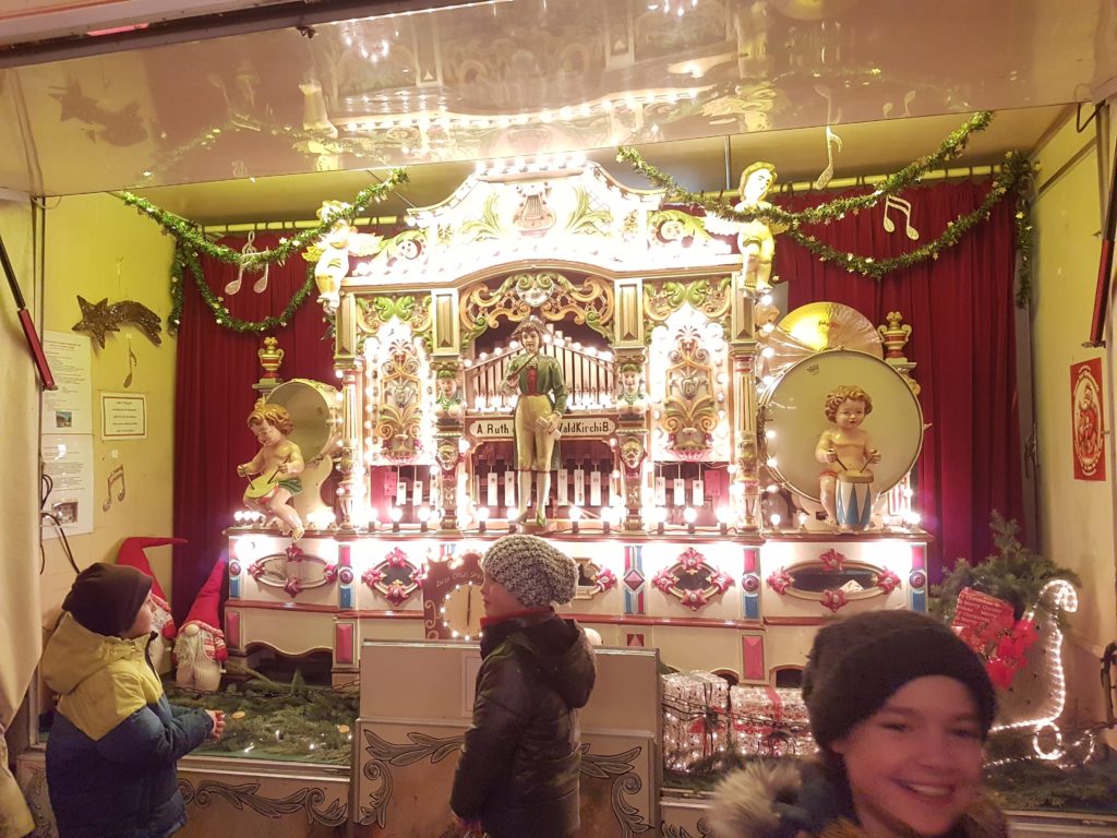 Weihnachtsmarkt Landau in der Pfalz - Orgelspiel