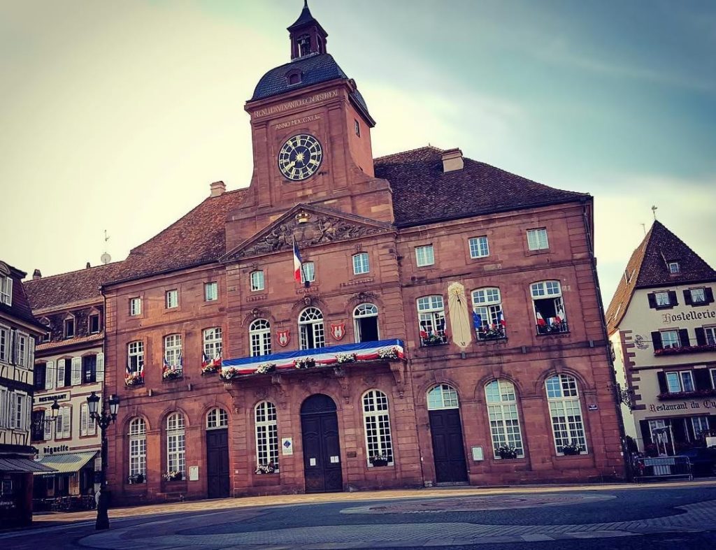 Das Rathaus von Weißenburg - Wissembourg im Elsass