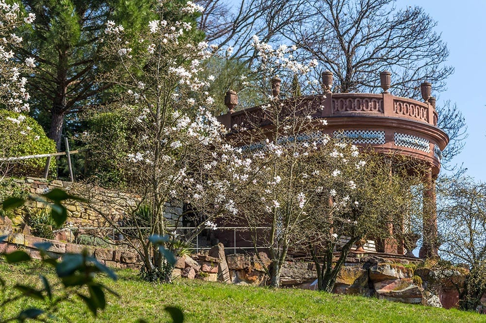 Sonnentempel im Kurpark in Gleisweiler in der Pfalz