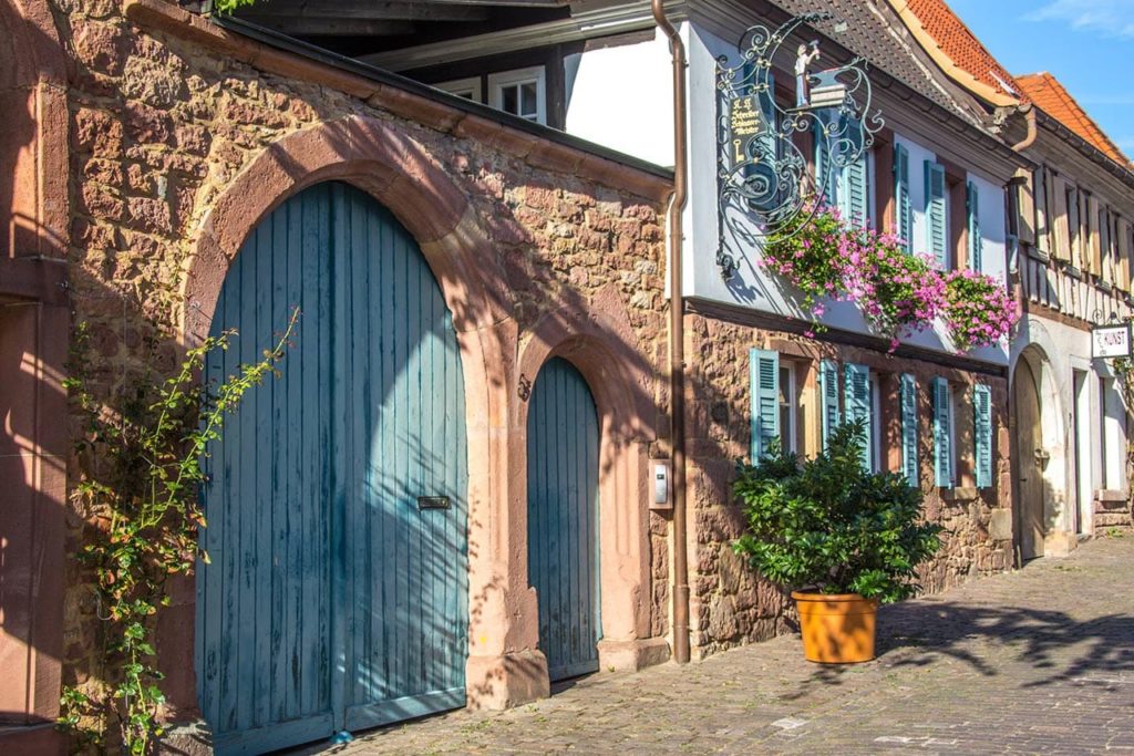 Torbogen in Rhodt unter Rietburg in der Pfalz