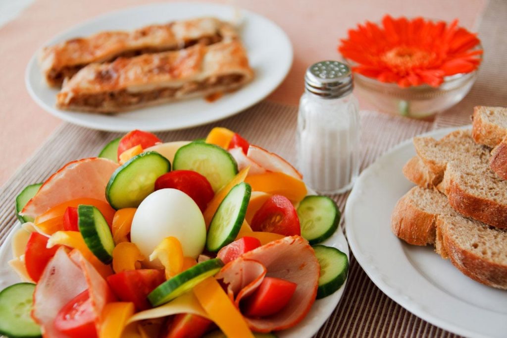 Frühstücken oder Brunchen im Café oder in einer Brasserie in der Pfalz