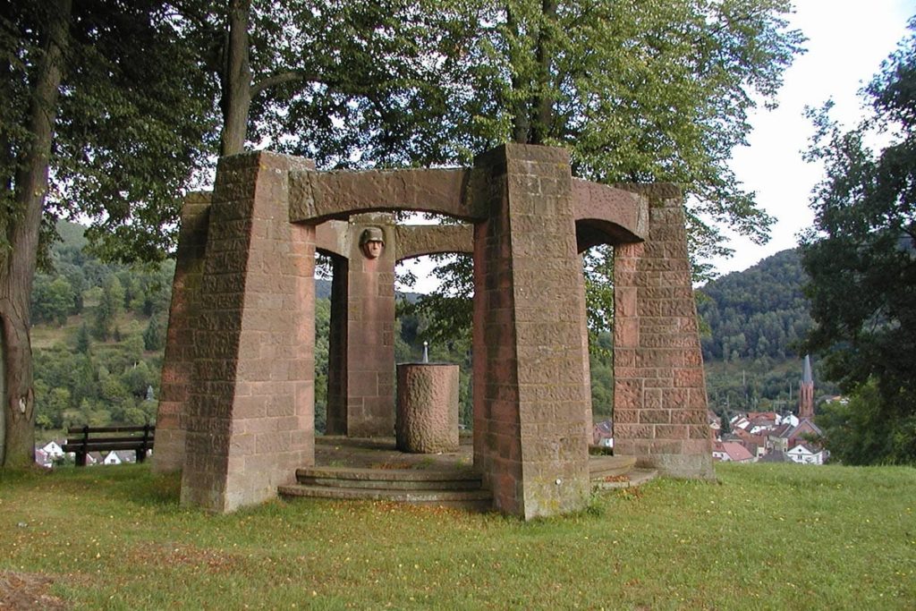 Kriegerdenkmal auf dem Köpfel in Weidenthal in der Pfalz