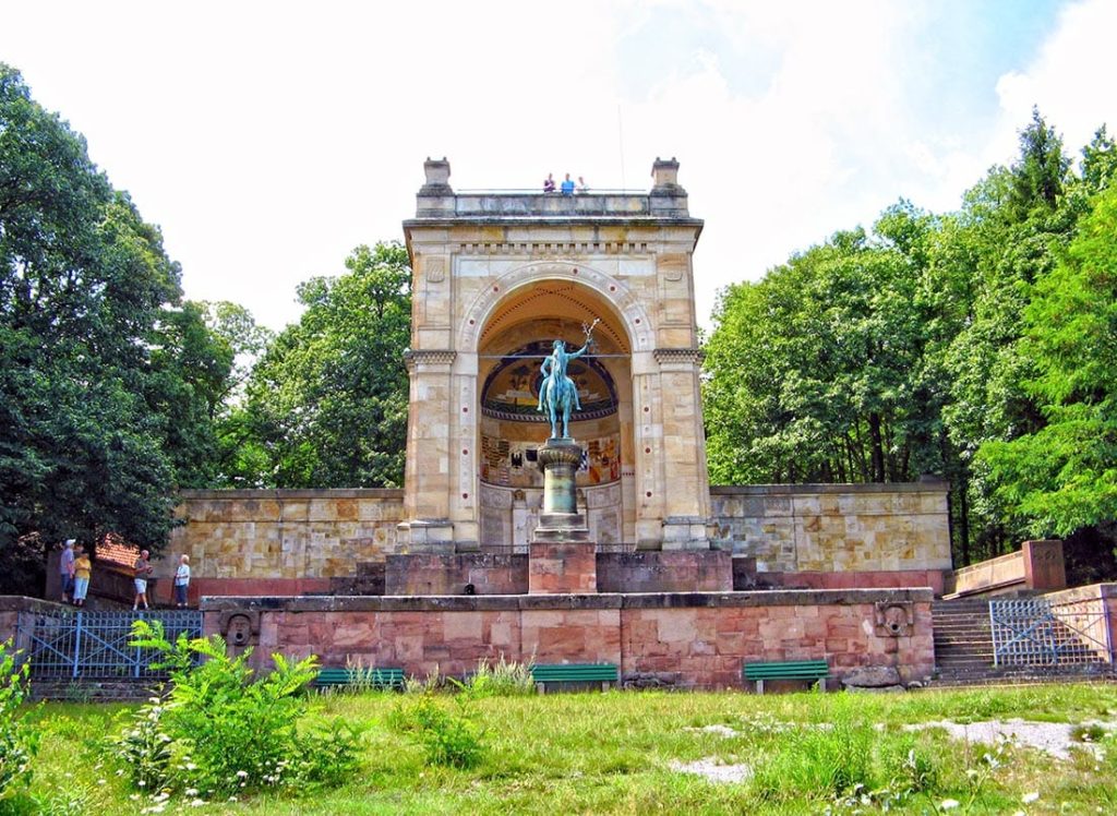 Das Sieges- und Friedensdenkmal in Edenkoben in der Pfalz