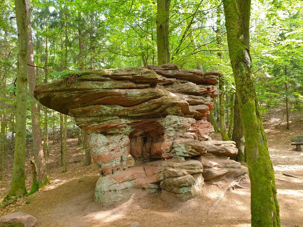 Buntsandsteinfels Teufelsschmiede bei Hinterweidenthal