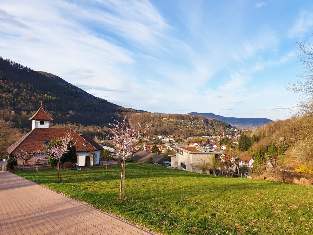 Die Friedenskapelle in Annweiler am Trifels in der Pfalz