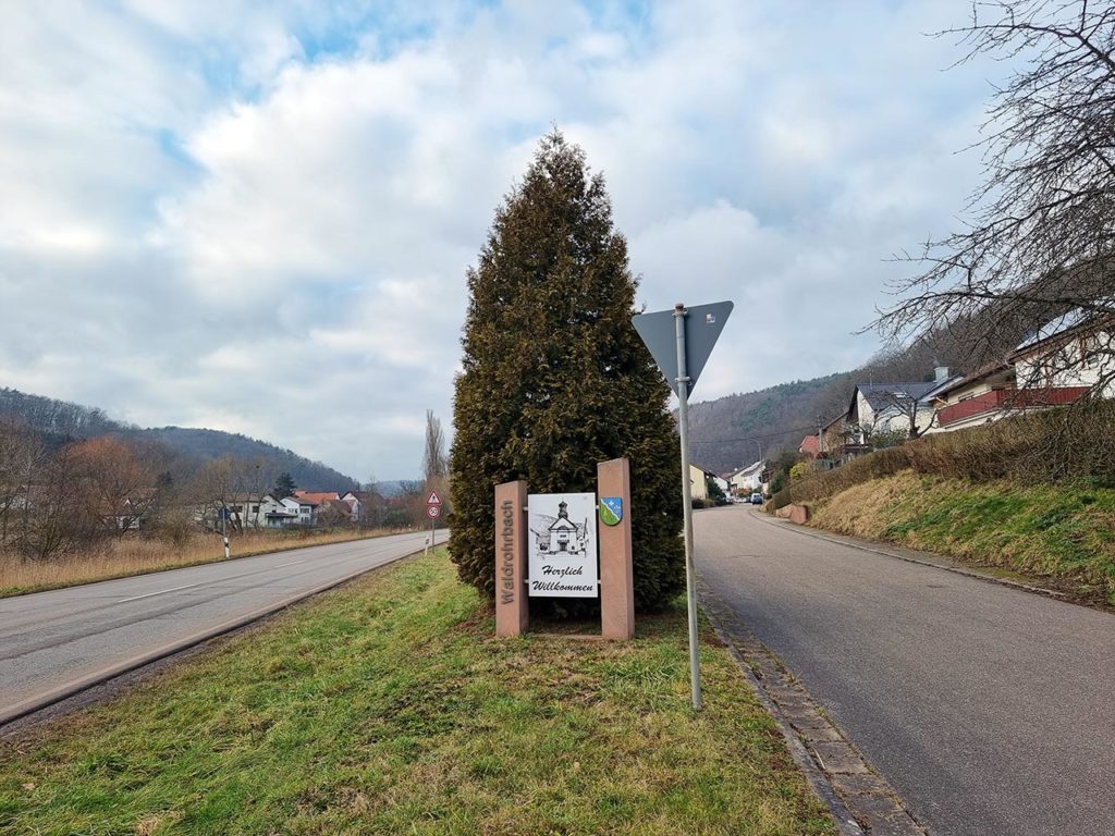 Ortseingang Waldrohrbach in der Pfalz