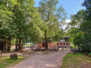 Ausflugslokal Waldhaus Lambertskreuz im Pfälzerwald