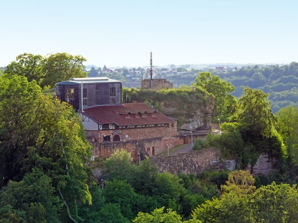 Burgruine Lemberg im Pfälzerwald in der Südwestpfalz