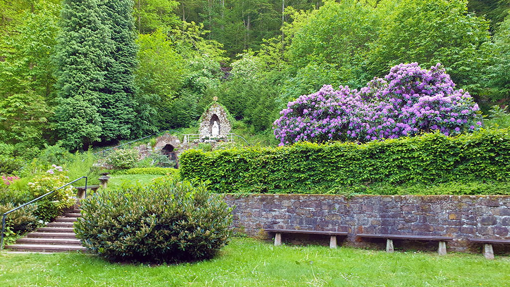 Maria Wallfahrtsort Lourdesgrotte Kaltenbrunn-Quelle bei Ranschbach in der Südpfalz