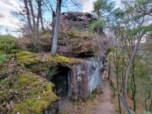 Burgruine Wilgartaburg bei Wilgartswiesen im Pfälzerwald in der Südwestpfalz