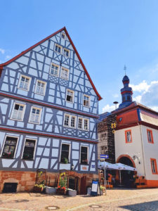 Hotel, Restaurant, Weinkeller Blaues Haus in Otterberg in der Westpfalz