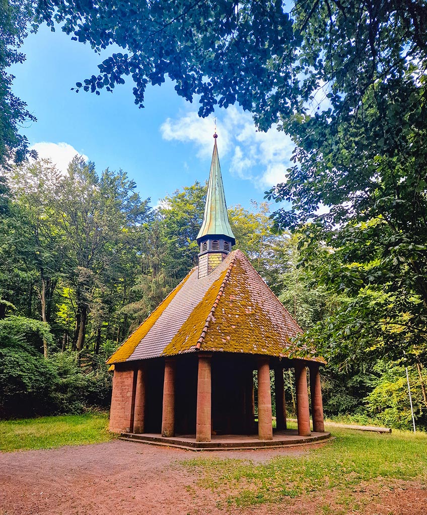 Winterkirchel - Waldkapelle Maria Himmelspforte zwischen Erfweiler und Hauenstein in der Südwestpfalz