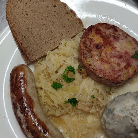 Sauerkraut, Brautwurst, Fleischkloß