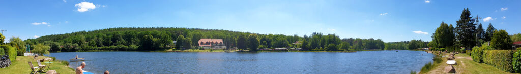 Panorama Badesee Saarbacherhammer in Ludwigswinkel im Dahner Felsenland, Pfälzerwald, Südwestpfalz, Wasgau