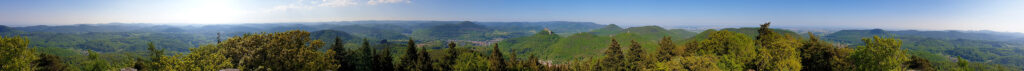 360-Grad Panorama Rehbergturm auf dem Waldrohrbacher Turm- und Felsenweg im Pfälzerwald in der Südpfalz