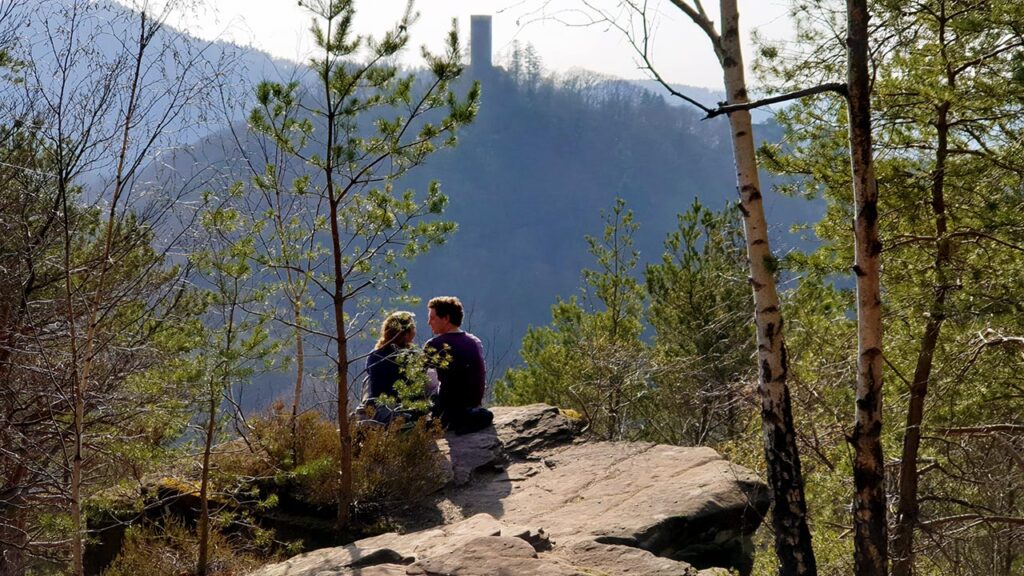 Slevogtfels auf dem Slevogtweg bei Leinsweiler in der Südpfalz, Pfälzerwald