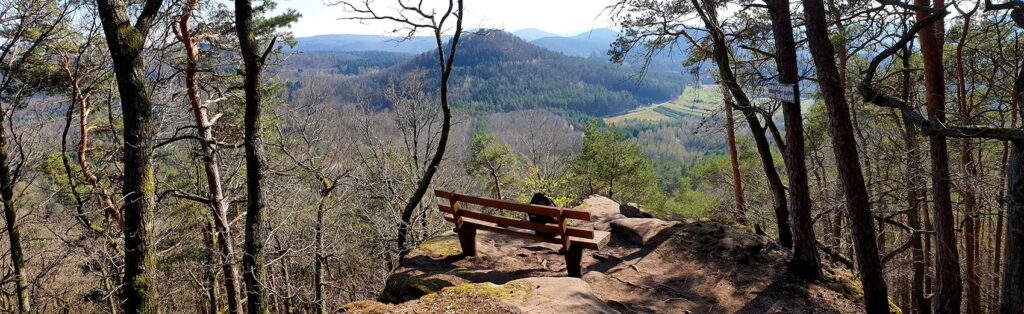 Panorama Aussichtspunkt Immersberg bei Darstein auf dem Premiumwanderweg Rimbach-Steig im Dahner Felsenland, Wasgau, Pfälzerwald in der Südwestpfalz