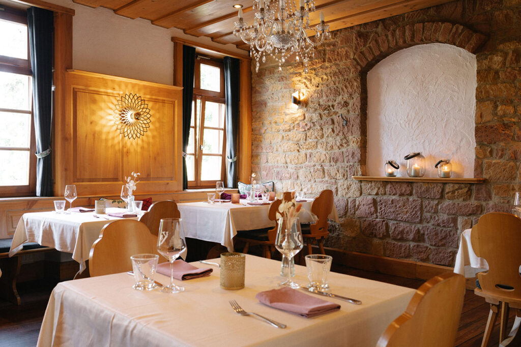 Gastraum im Rösers Restaurant im Weinrefugium in Bad Dürkheim in der Pfalz